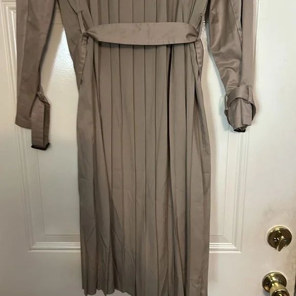 Jovonna London Trench Coat - Picture 6 of 7